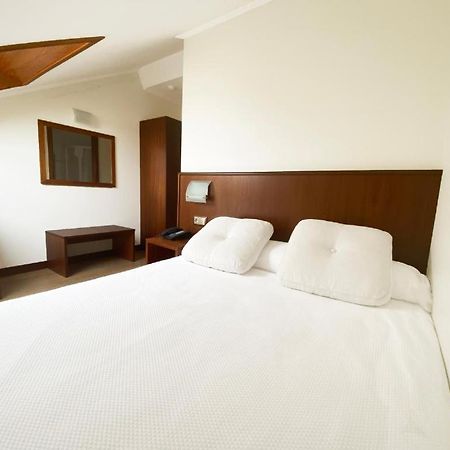 Hotel Entrerobles Sabaris Kültér fotó