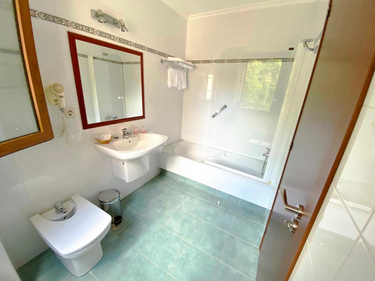 Hotel Entrerobles Sabaris Kültér fotó