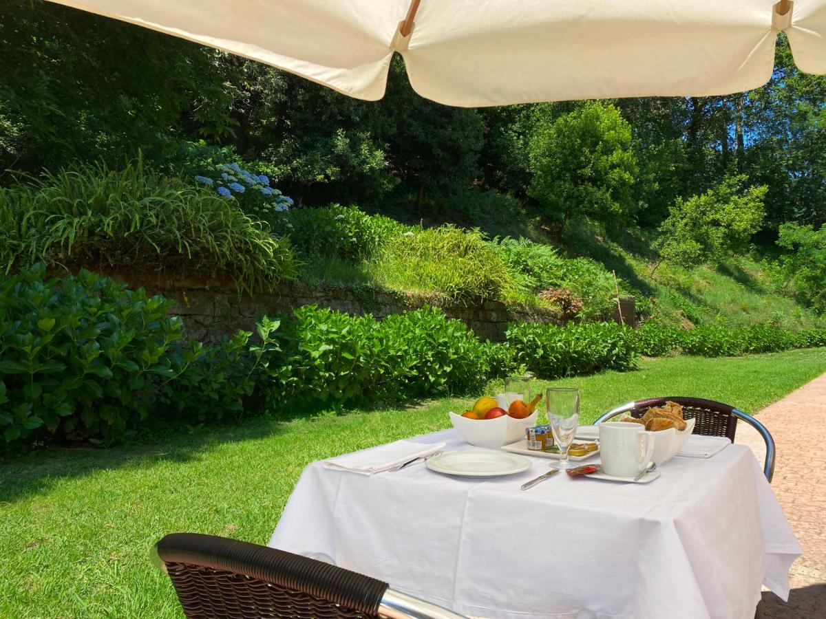 Hotel Entrerobles Sabaris Kültér fotó